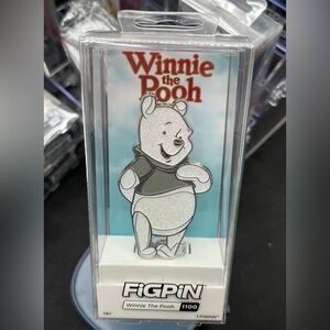 FiGPiN #1100 Winnie the Pooh - Winnie the Pooh (GLITTER)